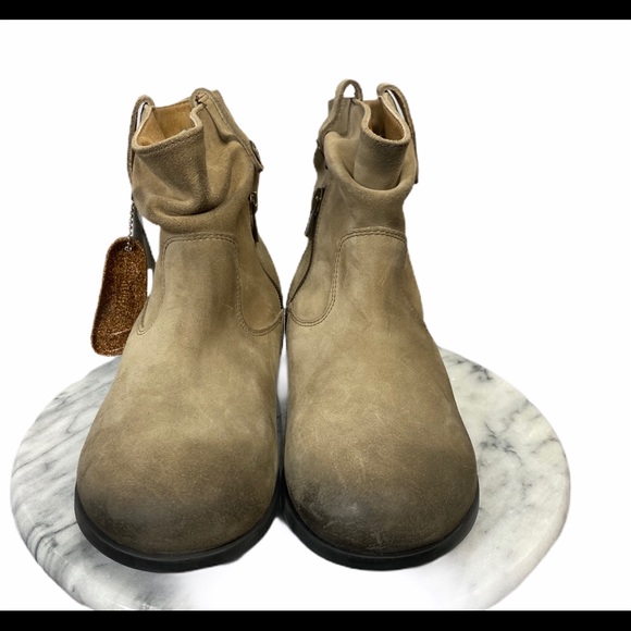 Birkenstock Sarnia Taupe Suede Boots - Picture 5 of 10